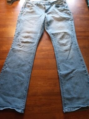 Old Navy Light Blue Flare Jeans - Classic Casual Style
